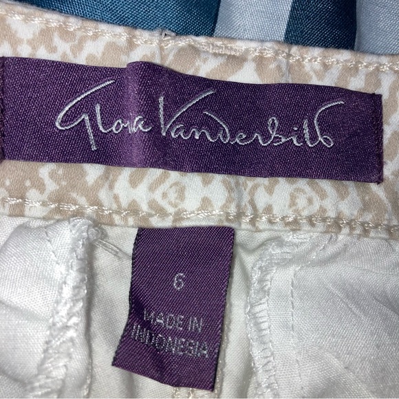 Gloria Vanderbilt Shorts Cream/white size 6. - Picture 4 of 7